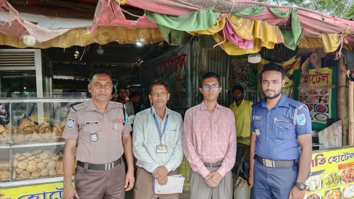 নরসিংদীর শিবপুরে ভোক্তা অধিকার অধিদপ্তরের অভিযানে দুই মিষ্টি ব্যবসায়ীকে ৯ হাজার টাকা জরিমানা
