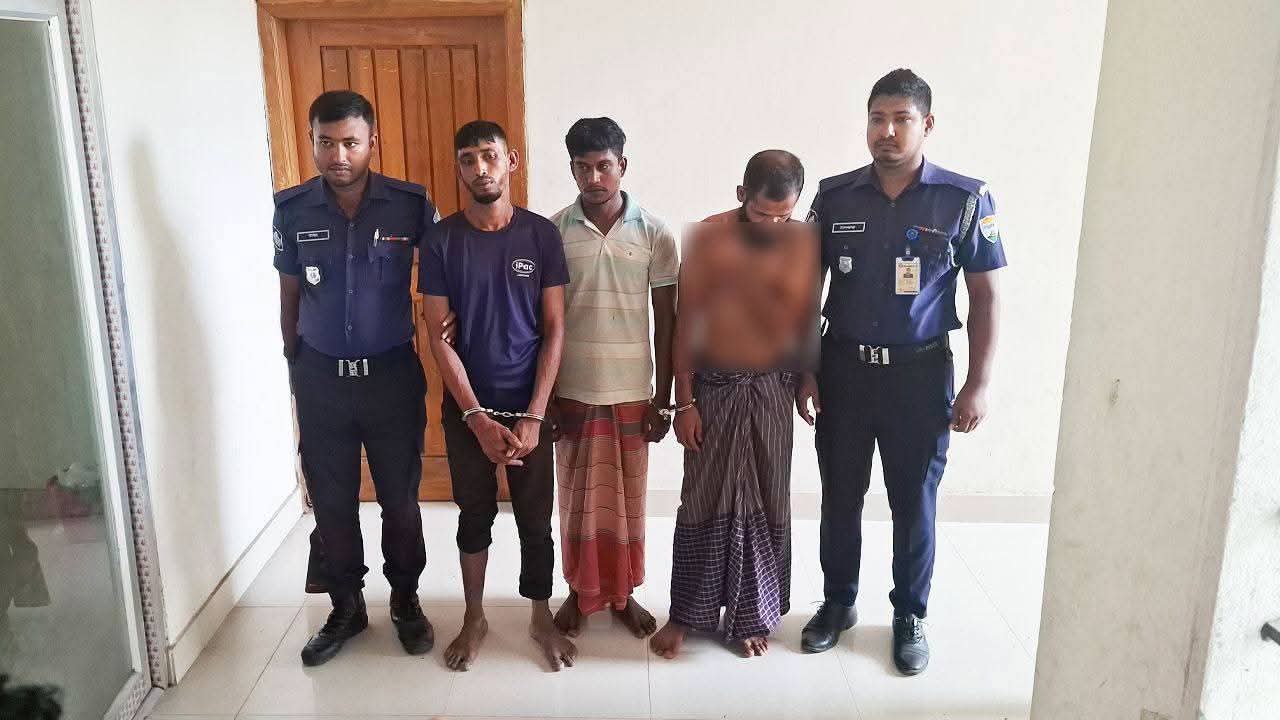 নড়িয়ায় স্বামীকে বেঁধে রেখে স্ত্রীকে সংঘবদ্ধ ধর্ষণের অভিযোগ, রাতেই তিনজন গ্রেপ্তার